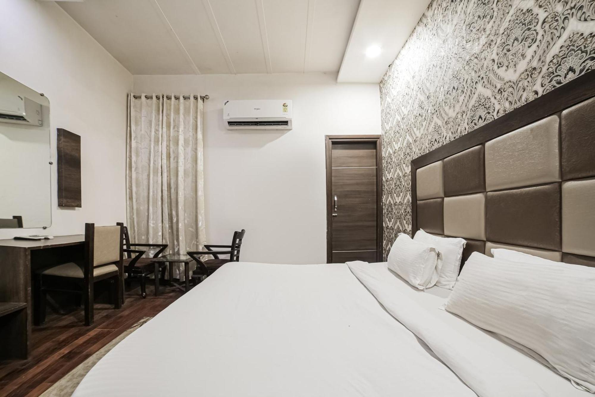 Townhouse Hollywood Heights Hotel Amritsar Ngoại thất bức ảnh